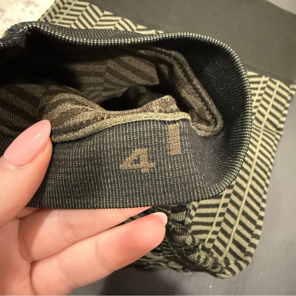 Lululemon Green and Black In The Flow Crop II - Picture 11 of 15